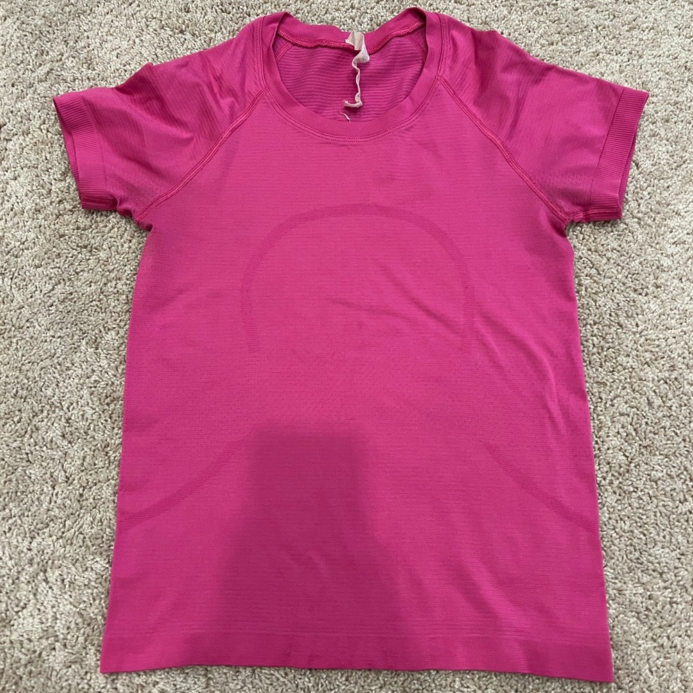 Lululemon Size 4 Sonic Pink Swiftly Tech